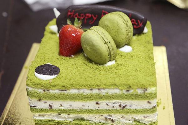 Narozeninový dort nazeleno